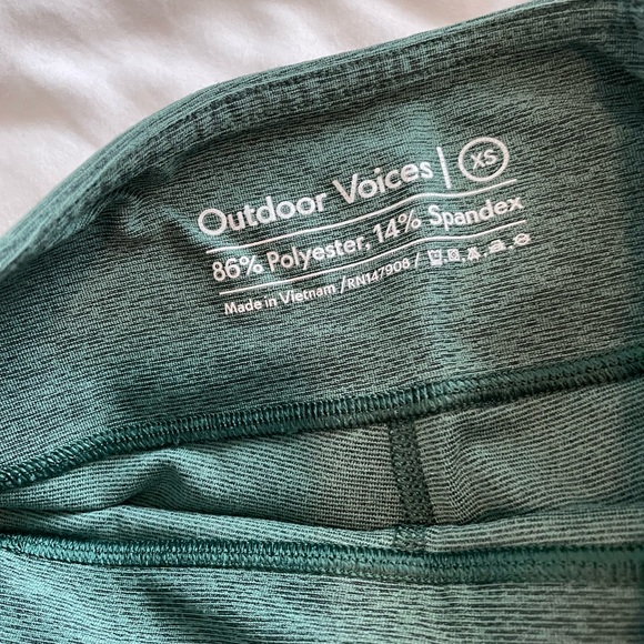 Outdoor Voices 3/4 Warmup legging in Hunter Green - Picture 4 of 7